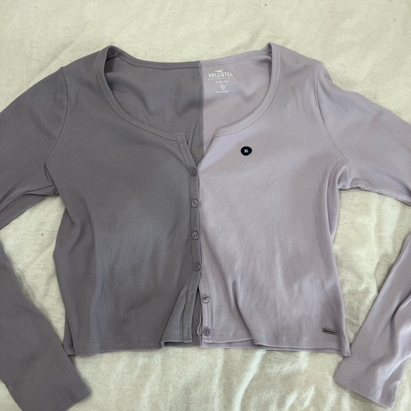 NWT HOLLISTER purple ribbed long sleeve button up long sleeve top - Picture 3 of 3